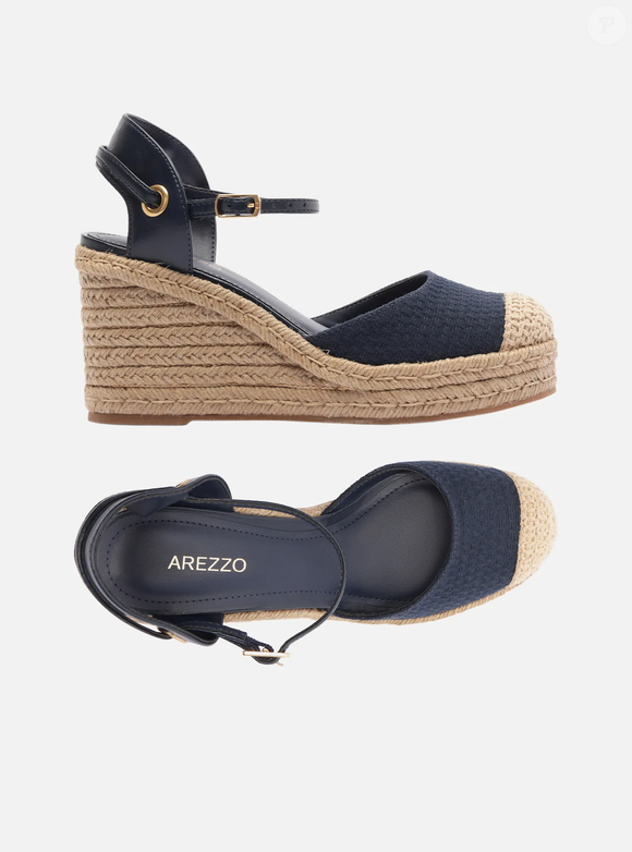 Com plataforma de palha e design atemporal, modelo da Arezzo acompanha a rotina intensa dos dias quentes sem abrir mão do estilo