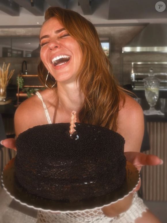 Aos 44 anos, Paolla Oliveira abre álbum de aniversário e encanta seguidores com registros ao nascer do sol em celebração intimista