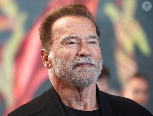 Desde então, já com o visual mudado pela idade, Arnold Schwarzenegger continua frequentando eventos pelo mundo