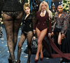 Perna pra jogo no Met Gala 2025: Sabrina Carpenter, Lisa do BLACKPINK e estrela de Wicked apostam em looks sem parte de baixo