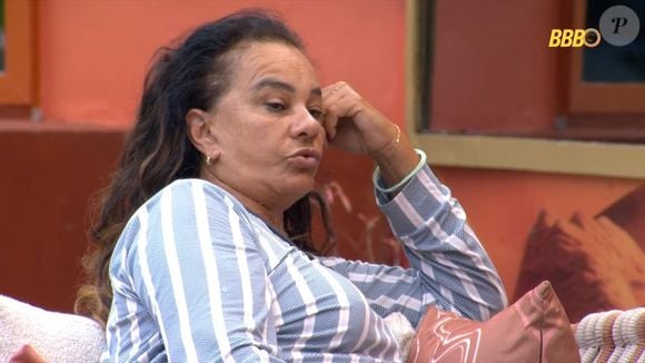 Já na área externa, em conversa com Gabriela e Chaiany, Solange disse achar que a punição foi tomada propositalmente