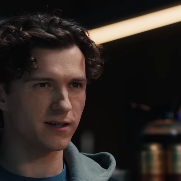 Em entrevista ao canal VT, repercutida pelo La Nación, Tom Holland exaltou Lionel Messi e afirmou que o campeão do mundo poderia liderar qualquer lista dos maiores nomes da história do esporte