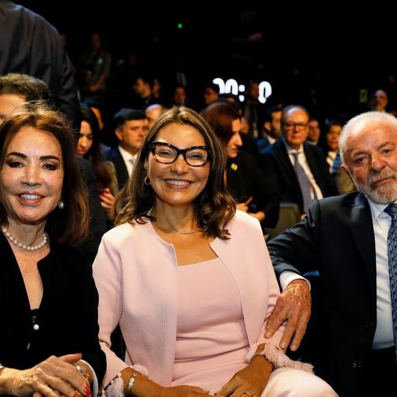 Luiz Inácio Lula da Silva, presidente do Brasil, e Janja, primeira-dama, participaram do lançamento do SBT News