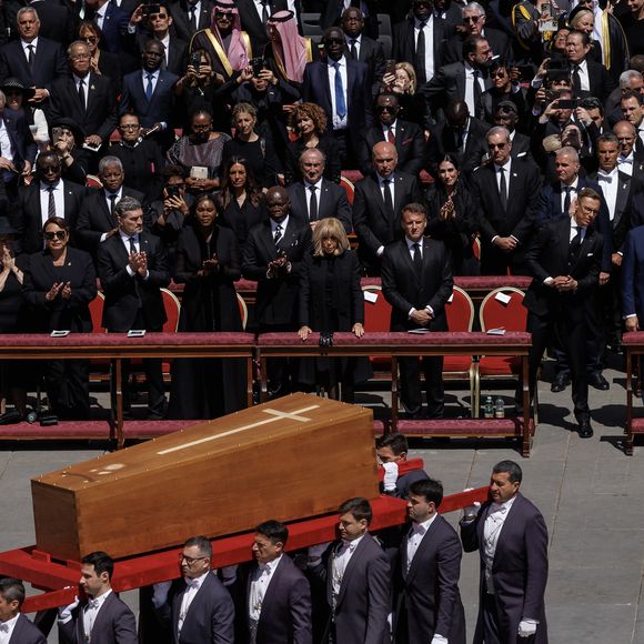 Vários líderes mundiais marcaram presença na despedida do Papa Francisco.