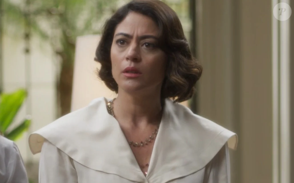 Nos próximos capítulos de 'Garota do Momento', Clarice (Carol Castro) passará mal após parar com o uso de remédios recomendados pelo médico, e deixará Juliano (Fabio Assunção) extremamente preocupado.