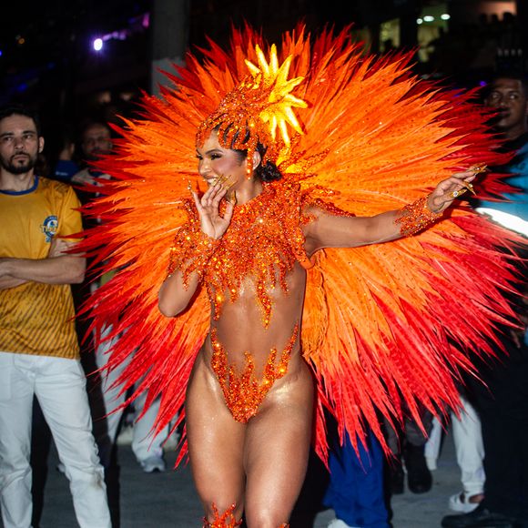 Fantasia de Mileide Mihaile representa o sol