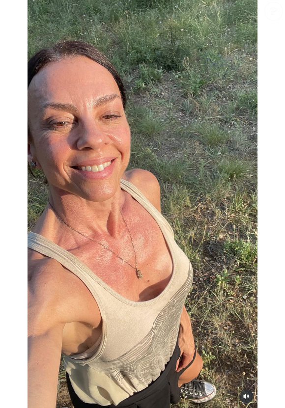 Carla Marins também costuma seguir um treinamento funcional de seu marido, o personal trainer Hugo Baltazar