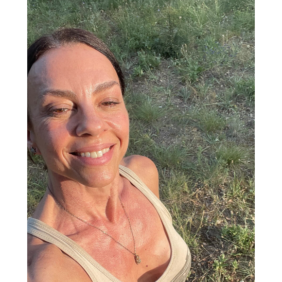 Carla Marins também costuma seguir um treinamento funcional de seu marido, o personal trainer Hugo Baltazar