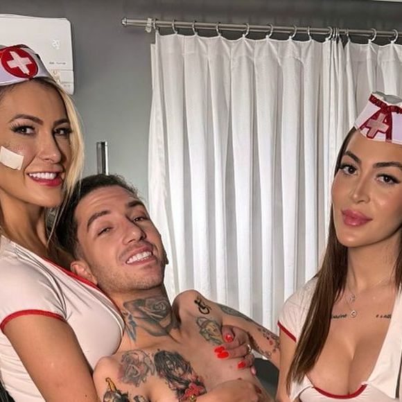 Andressa Urach causou polêmica ao aparecer vestida de enfermeira em um pornô com a ex-namorada, Mari Ávila, e o influenciador Gabriel Brito
