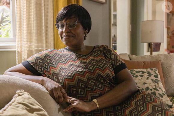 No capítulo da novela 'Vale Tudo' de 26 de julho de 2025, sábado, Consuêlo (Belize Pombal) nota o perfume de Aldeíde (Karine Teles) no filho, André (Breno Ferreira)