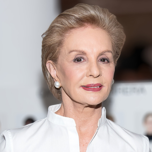 O vestido camisa favorito de Carolina Herrera (e das nossas avós) tem um clone na Zara e é ideal para a primavera de 2026