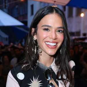 Esse Adidas Samba verde-colegial de Bruna Marquezine é tão chique e confortável que vai ser a salvação para seus looks no verão 2026