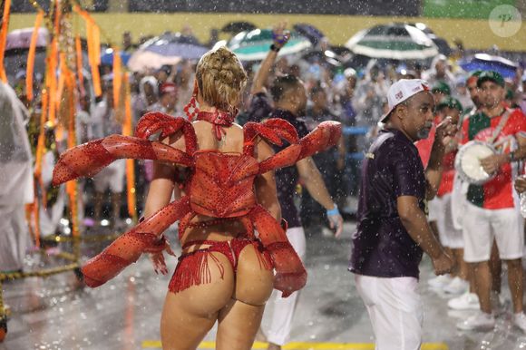Influenciadora Virginia Fonseca mostrou o resultado de mais uma intervenção estética no bumbum