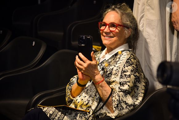 Regina Duarte prestigiou a estreia a filha, Gabriela Duarte, com o monólogo 'O Papel de Parede Amarelo e Eu'