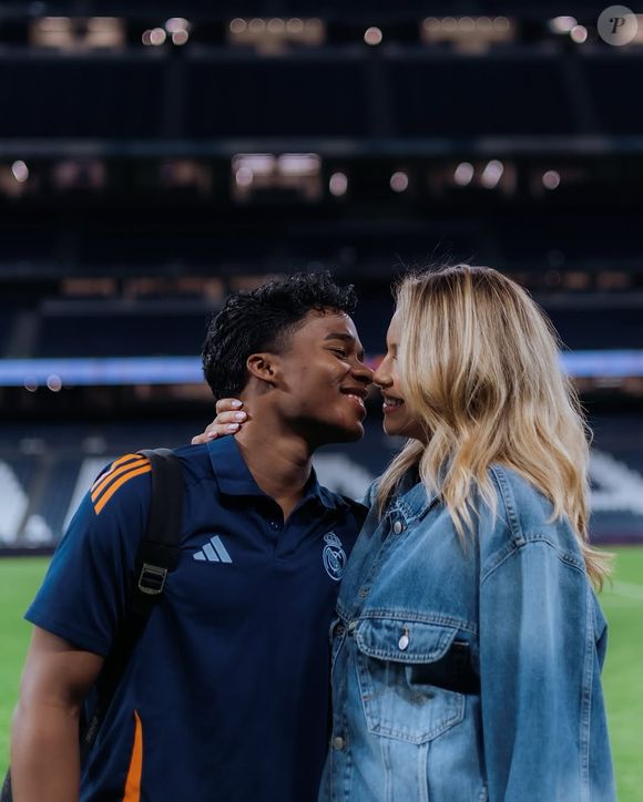 Casamento de Endrick e Gabriely Miranda acabou? Equipe do jogador do Lyon (França) negou: 'É fake'