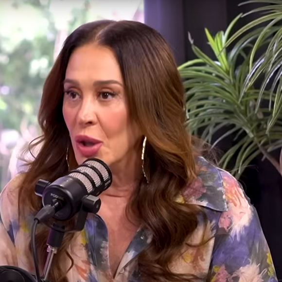 'Eu não sabia o que fazer': Claudia Raia desabafa sobre os desafios do corpo no pós-parto aos 55 anos