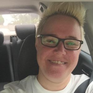 Filha de Renato Aragão, Juliana Aragão é motorista de Uber