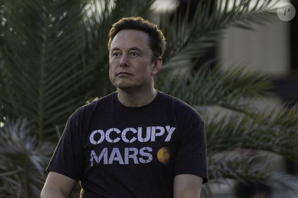 Musk não fundou a Tesla, mas injetou dinheiro quando ninguém acreditava, assumiu a liderança e transformou a empresa em algo muito maior. Além disso, brigou (e venceu) para ser legalmente reconhecido como “cofundador”.