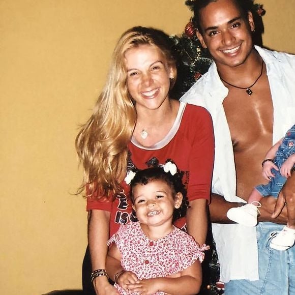 Xanddy e Carla Perez estão juntos desde 2000 e tem dois filhos: Camilly Victória e Victor Alexandre