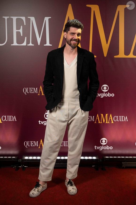 Renato Luciano na festa de lançamento da novela das nove da Globo