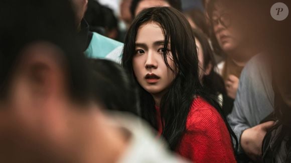 'Newtopia' é protagonizado pela cantora Kim Jisoo, vocalista do grupo Blackpink