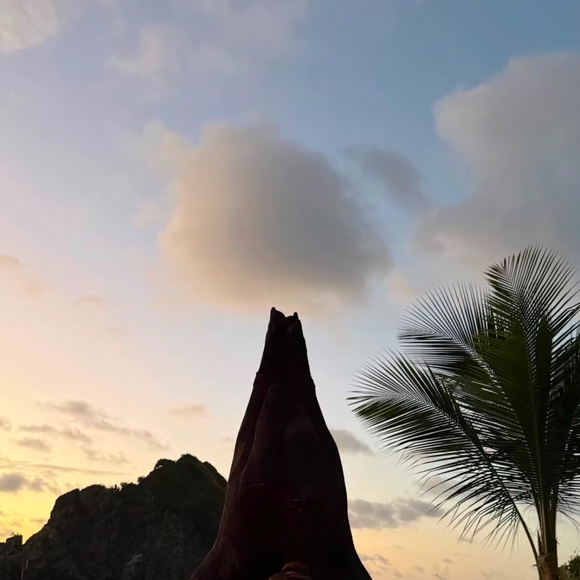 Treino pesado, meditação e muita boa forma: Grazi Massafera encantou os seguidores ao compartilhar novos cliques que evidenciam seu estilo de vida saudável e o físico definido