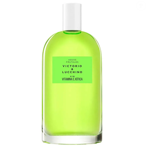 O Nº 20 Vitamina E.Xótica, de Victorio & Lucchino, combina um acorde cítrico com mamão e kiwi nas notas de topo, criando uma saída refrescante e ousada para a fragrância feminina