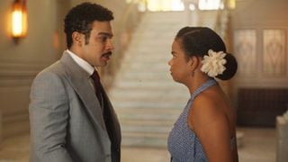 O que acontece com Dita no final de 'Êta Mundo Melhor'? Beijo apaixonado de Lourival provoca difícil decisão sobre o amor por Candinho