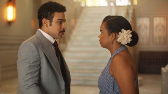 O que acontece com Dita no final de 'Êta Mundo Melhor'? Beijo apaixonado de Lourival provoca difícil decisão sobre o amor por Candinho