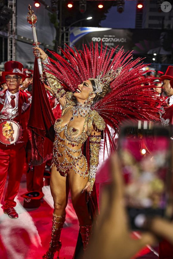 Juliana Paes se ficar na Viradouro para o Carnaval 2027 manteria o acordo de ir a eventos oficiais, ensaios e, claro, ao desfile de 80 anos de fundação da escola