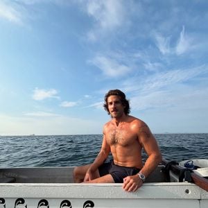 "É um cara com sucesso, protagonista de novela. Realmente ele é obcecado pelo Chay", alegou João Vicente de Castro, gerando rumores e especulações