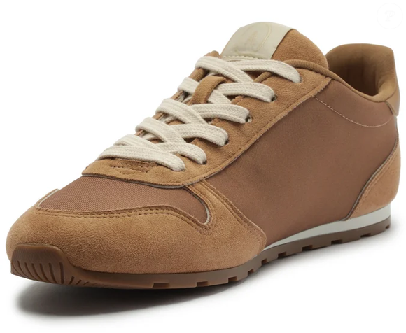 Estilo, conforto e preço acessível colocam o Tênis Lola entre os favoritos da temporada