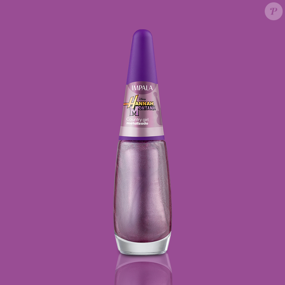 Inspirado na protagonista de Hannah Montana, o esmalte Country Girl aposta em um rosa sofisticado com acabamento metalizado