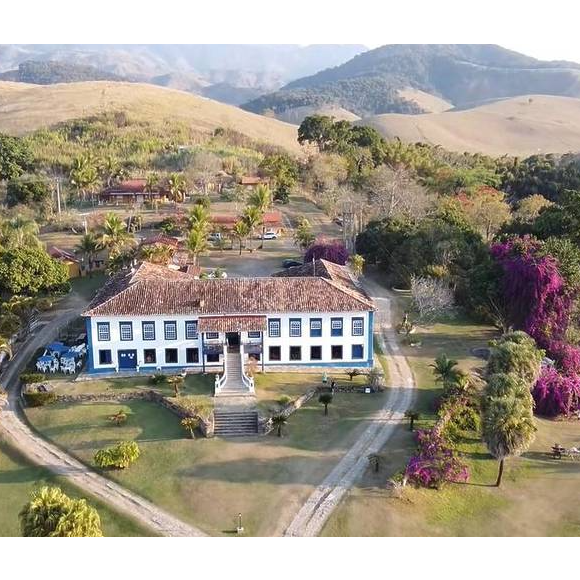 A famosa Fazenda Boa Vista, localizada em Bananal, no Vale do Paraíba, interior de São Paulo, serviu como um dos principais cenários da novela protagonizada por Debora Falabella, atriz que pode ser vista atualmente na reprise de 'Avenida Brasil' como Nina.