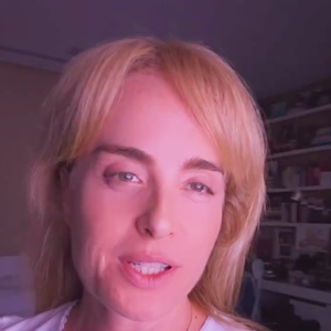 "Claro que estou assistindo ao Melhores do Ano do meu amor. Esse prêmio maravilhoso, com colegas maravilhosos também. De pijaminha porque eu gosto. Eu gosto de ver em casa, de pijaminha", disse Angélica