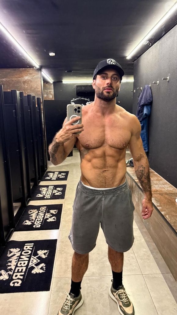 Jesus Luz sempre impressiona pelo corpo sarado