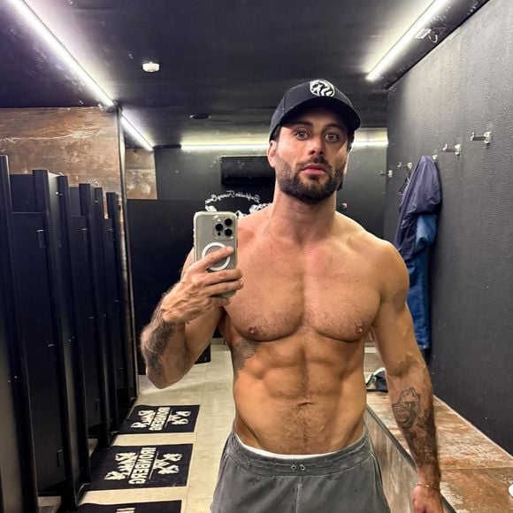 Jesus Luz sempre impressiona pelo corpo sarado