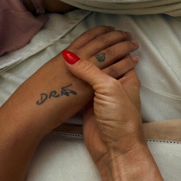 Carolina Dieckmmann foi para Nova York, onde Preta Gil passava por um tratamento experimental contra o câncer