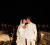 Casamento de Giovanna Lancellotti e Gabriel David: foto revela beijo do casal após o 'sim'