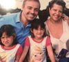 Filhas de Gugu aparecem ainda crianças em fotos publicadas por Rose Miriam