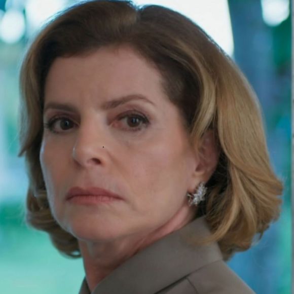 Odete Roitman (Débora Bloch) recebe visita e é encontrada morta no capítulo de 7 de outubro em 'Vale Tudo'