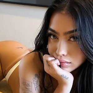 MC Mirella exibiu o corpo em um vídeo íntimo que arrancou elogios dos internautas