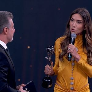 Patrícia Abravanel afirmou estar honrada de receber a premiação por seu pai