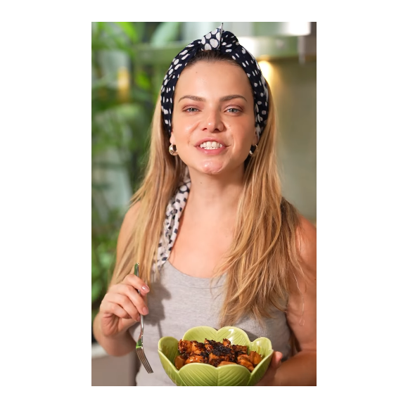 O que Milena Toscano faz hoje? Ex-atriz da Globo se dedica a vídeos de culinária com postagens nas redes sociais