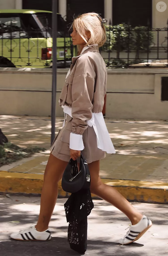 No verão, quando os looks ficam mais leves e a rotina pede praticidade, os tênis se tornam protagonistas do guarda-roupa.