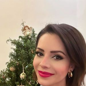 Sandy ainda se permite comer alguns docinhos e é especialista em cookies, a cozinheira do doce na família