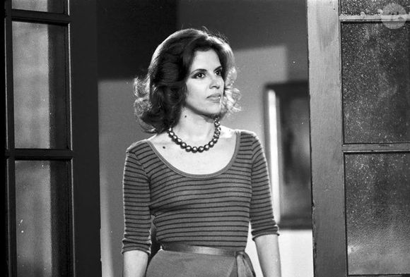 Atriz Lúcia Alves em cena da novela 'Os Gigantes', nos anos 1970