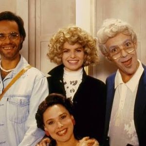 Entre 1988 e 1992, Débora Bloch fez parte do elenco da 'TV Pirata', onde assumiu papeis diversos