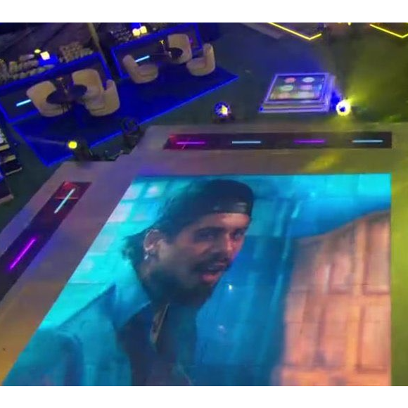 Zé Felipe apareceu no telão do 'BBB 26', enquanto Ana Castela cantava