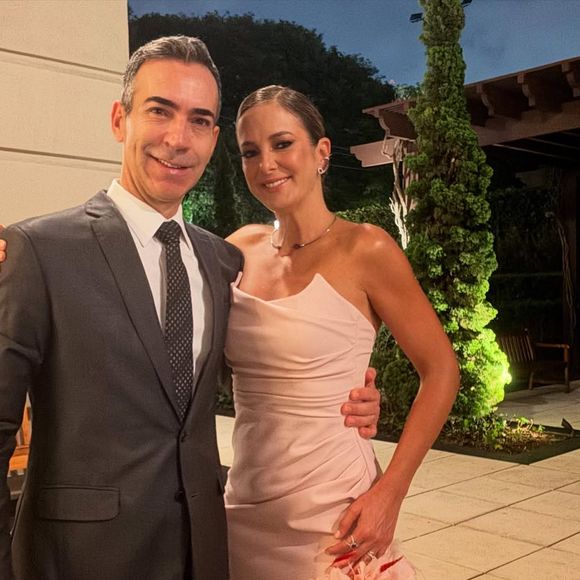 César Tralli falou do seu amor pelas filhas na legenda, destacando que suas férias são sempre felizes